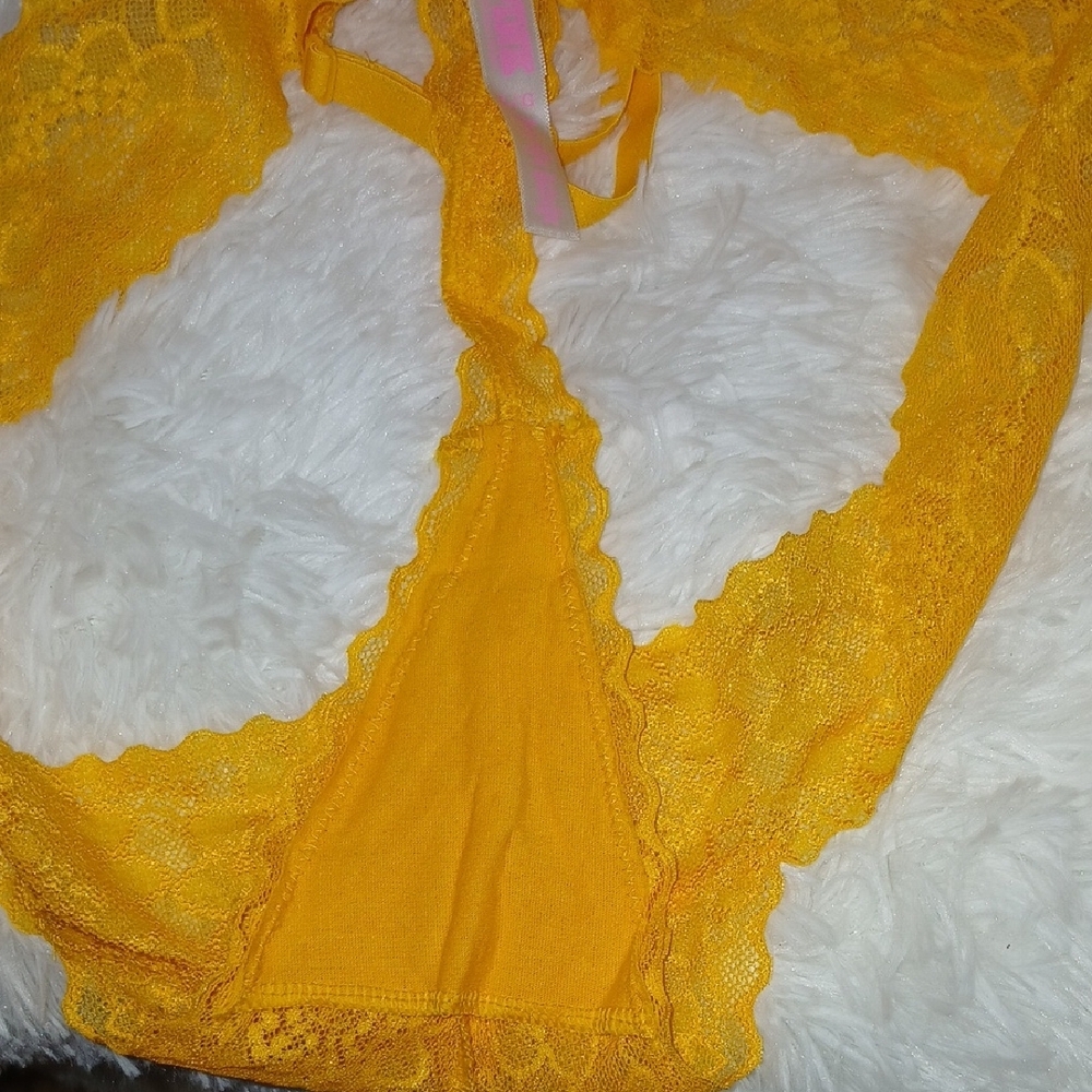 PINK‎ Victoria's Secret Sexy Feminine Bright Lace Bralette and Thong Panty Set - Picture 14 of 16